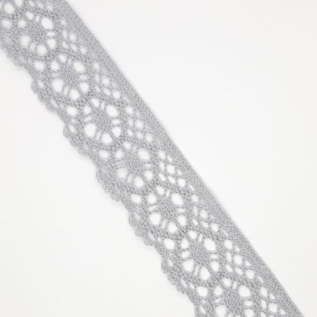 Encaje de bolillo gris