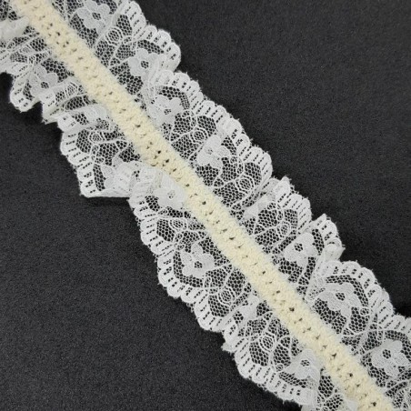 Encaje entredos beige elástico beige rizado novias