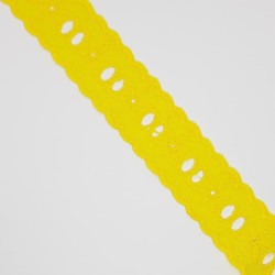 Tira bordada con pasacinta 2,5 cms 2