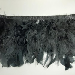 Fleco de plumas de pavo negro