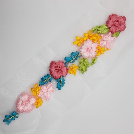 Aplicación floral fantasía rosa. 