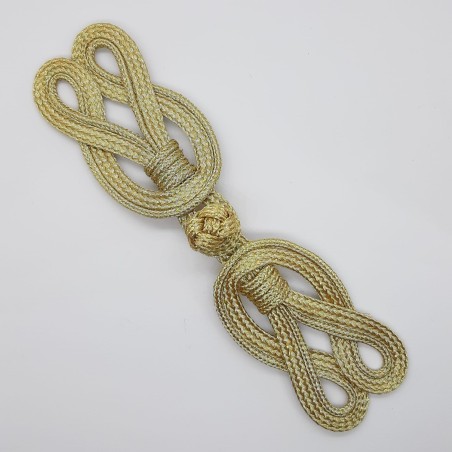 Cierre alamar dorado con brillo