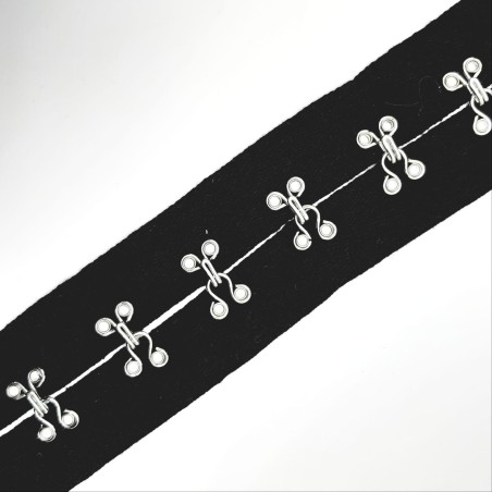 Cinta espiga negra con corchetas plateadas