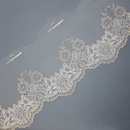 Encaje tul bordado efecto plata