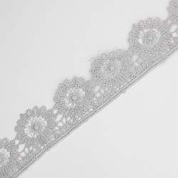 Encaje guipur acabados flores verde seco 3 cms  2