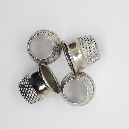 Dedal sin coronilla niquelado especial para sastre.