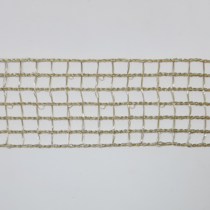 Cinta metalizada calada  dorada de cuadrados.