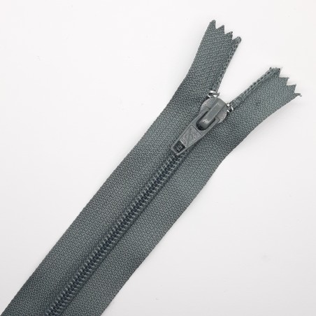 Cremallera cerrada gruesa 20 cms gris para uniformes