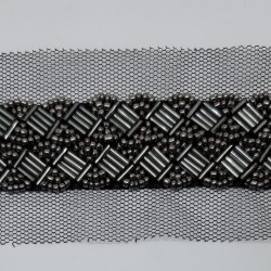 Tira pasamanería abalorios de color negro pavonado y tul 2