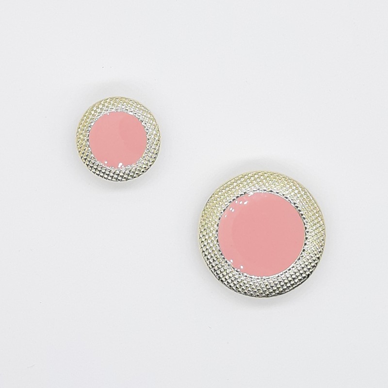 Botón metálico rosa filo dorado