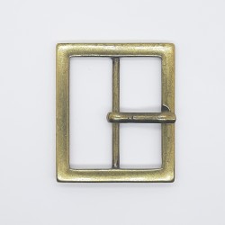 Hebilla metálica cuadrada plata de 4 cms  2