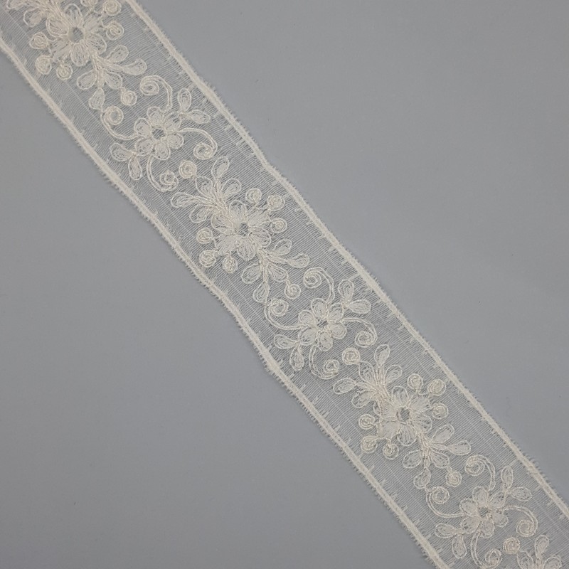 Juego entredos bordado y tira bordada muselina color marfil