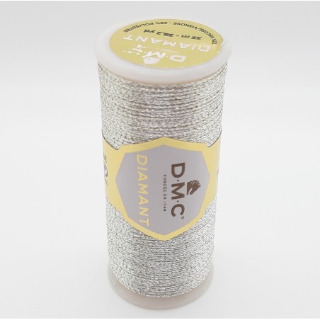 Hilo metalizado plateado DMC Diamant especial para bordar.
