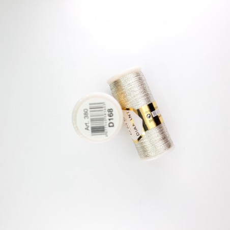 Hilo metalizado plateado DMC Diamant especial para bordar.