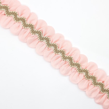 Galón pétalos de color rosa con ondulina decorativa camel. 