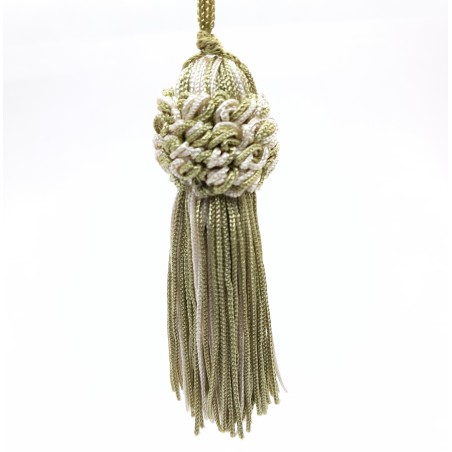 Borla cuquillo color verde y beige de 8 cms.