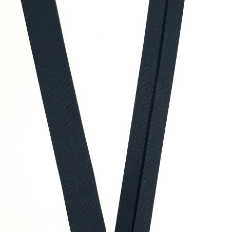 Cinta al bies de lycra elástica y color azul marino de 18 mm. 