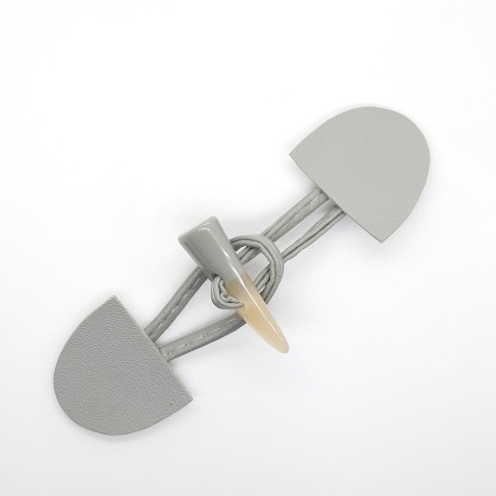 Broche cierre trenca o chamaco polipiel infantil color gris de 11 cms.