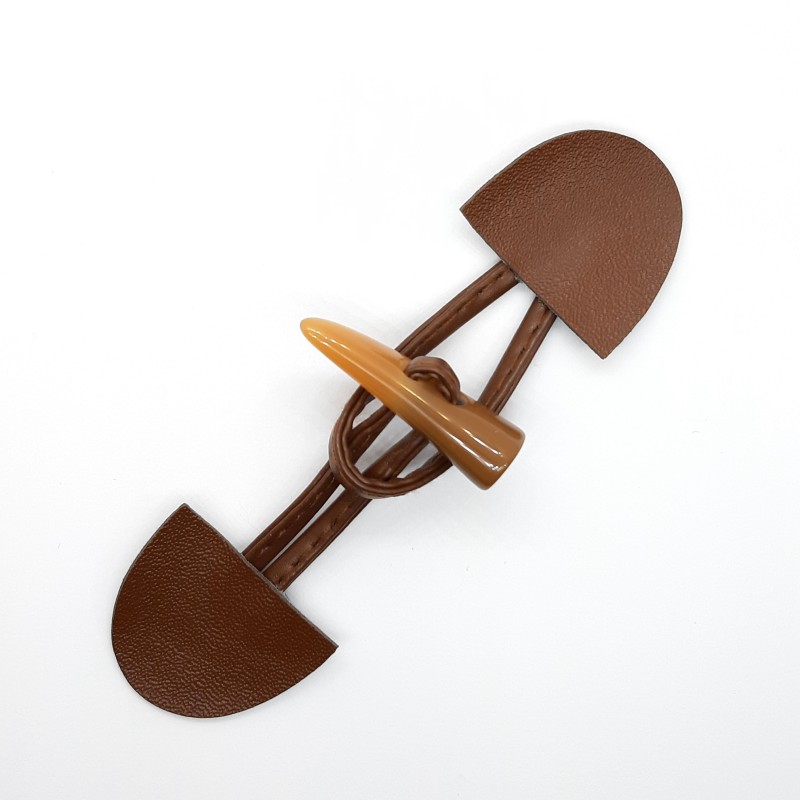 Broche cierre trenca o chamaco polipiel infantil color marrón de 11 cms.