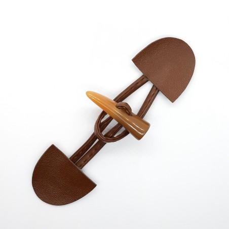 Broche cierre trenca o chamaco polipiel infantil color marrón de 11 cms.