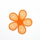 Aplicación flor termoadhesiva con perlas decorativas de color naranja 