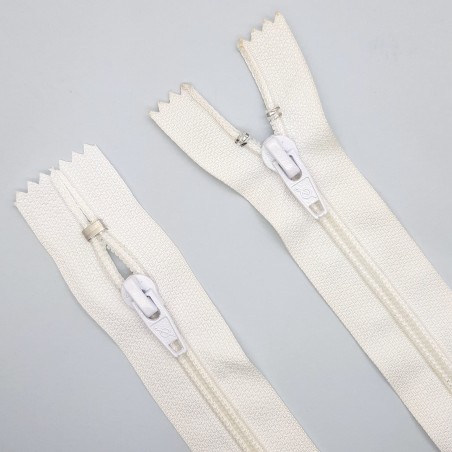 Cremallera blanca doble cursor cerrada de 66 cms para monos de trabajo.