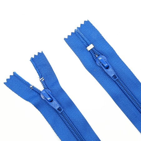 Cremallera azulón doble cursor cerrada de 66 cms para monos de trabajo.