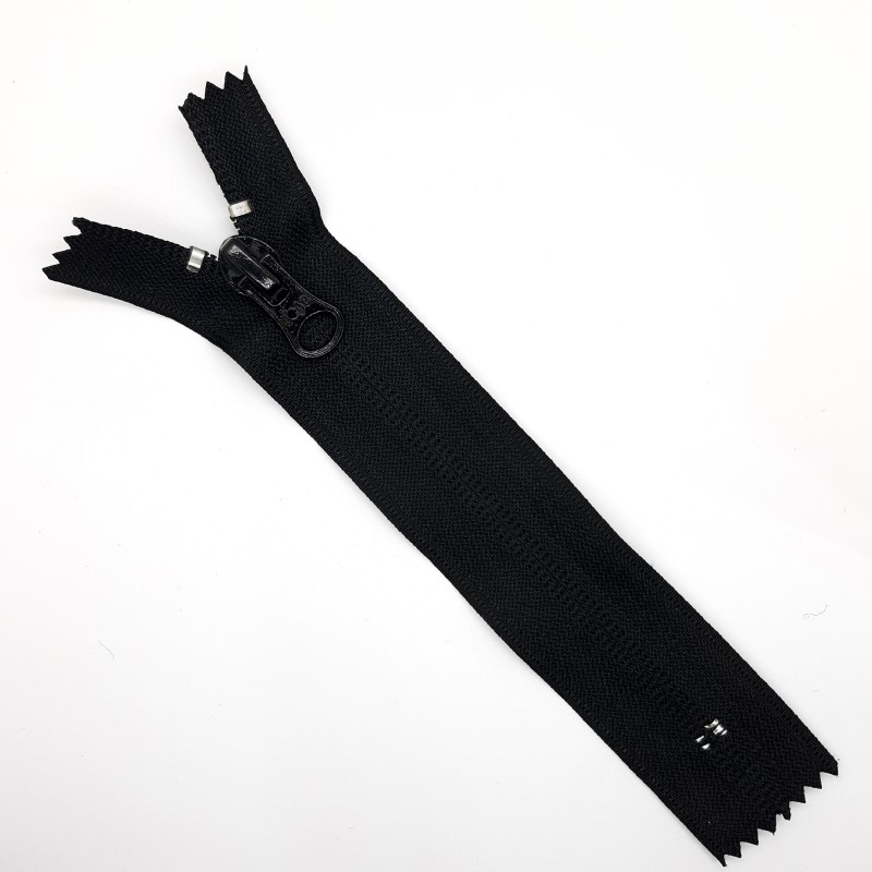 Cremallera negra invisible cerrada de 14 cms 