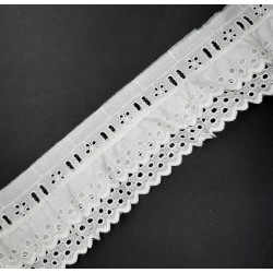 Tira bordada blanca con pasacintas rizada doble 5 cms