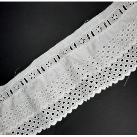 Tira bordada blanca con pasacintas rizada doble 7 cms