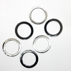 Anilla o aro metálico plano de 3 cms. Accesorio decorativo ideal para colgantes, llaveros y bolsos.