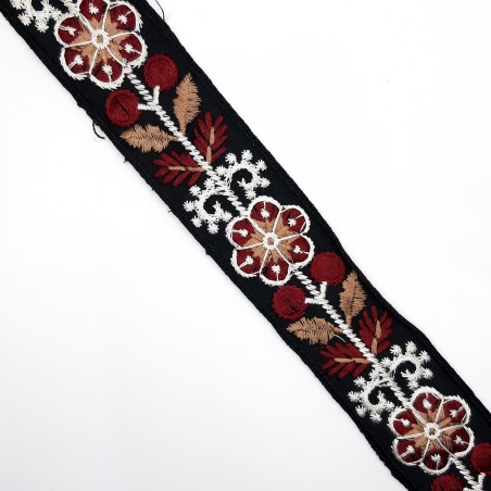 Galón tapacosturas cubrecosturas negro con flores bordadas 3,5 cms