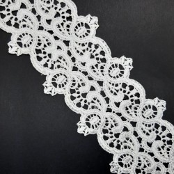 Encaje entredos de guipur blanco roto de 8 cms con puntas decorativas