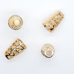 Terminal metálico calado de color oro claro. 2