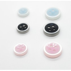 Botón clásico nacarado 4 agujeros celeste, negro y rosa 2