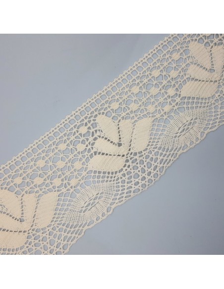 Encaje puntilla de bolillo dibujo marfil de 8 cms