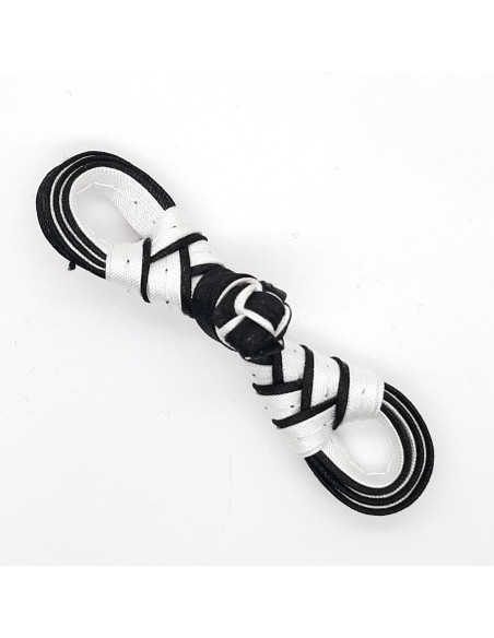 Alamar cierre pasamanería de raso color negro y blanco