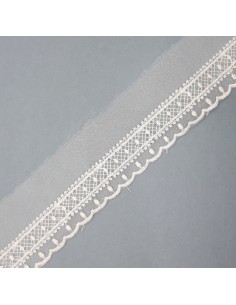 Encaje tul bordado plumeti de 3,5 cms y color marfil  2