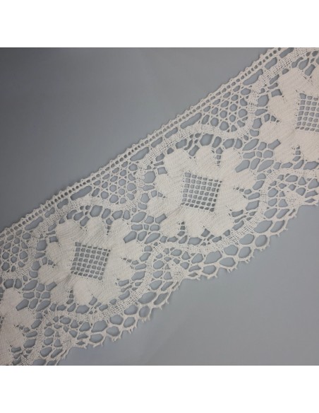 Encaje de bolillo flor 10 cms color blanco