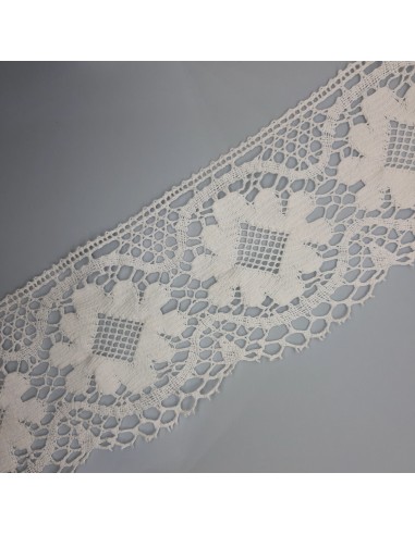 Encaje de bolillo flor 10 cms color blanco