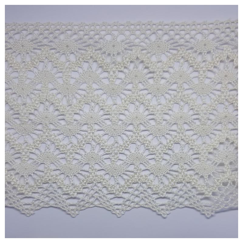 Encaje bolillo de color beige 100% algodón. 