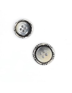 Botón 4 agujeros marrón filo plata labrado 