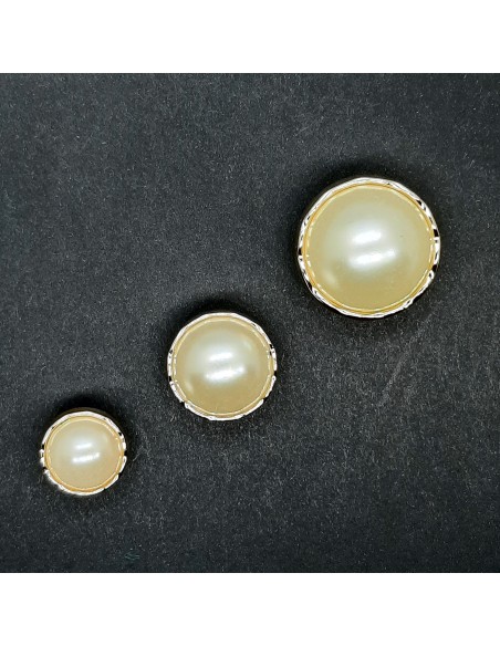 Botón perla filo dorado estilo Chanel
