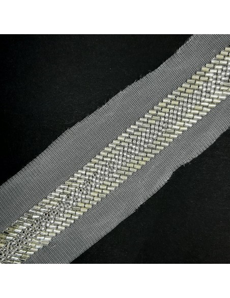 Galón con abalorios de rocalla y canutillo de plata de 2 cms