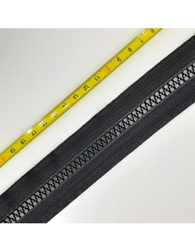 Cremallera por metros inyectada malla 8 con cursor negro