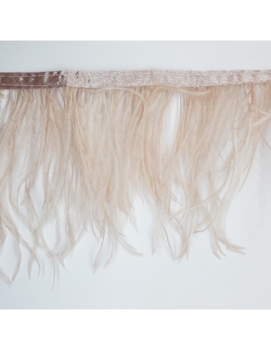 Fleco con plumas de avestruz color rosa nude