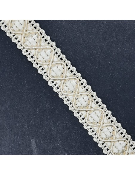 Galón agreman rombos especial tapicería color crudo