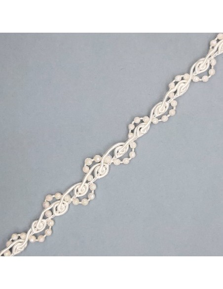 Galón de ondas con perlas de color blanco