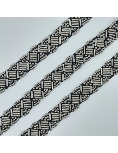 Pasamanería abalorios negro 1,5 cms