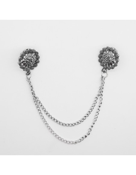 Broche de pin con cadena metálica